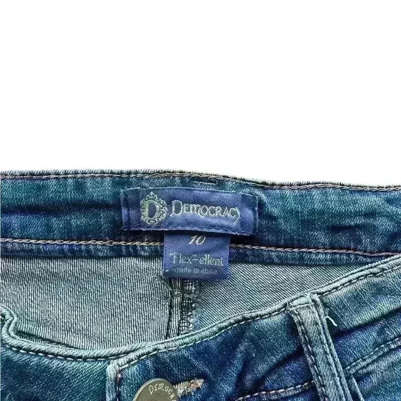 Democracy Flex-ellent Raw Hem Cropped Jeans Medium Wash Pearl Accents Women’s 10 - Picture 9 of 10